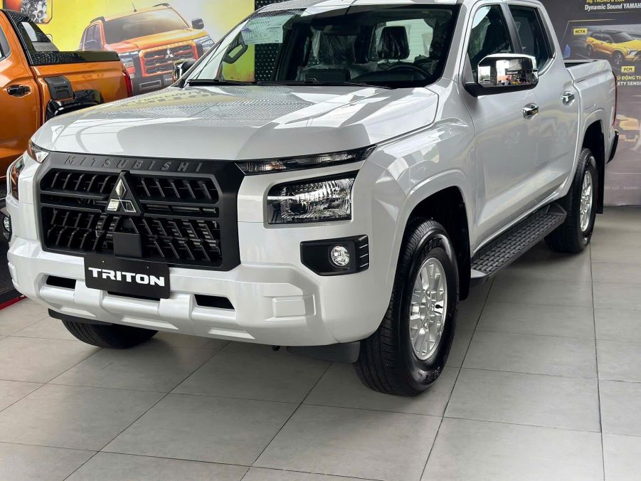Bán Tải Triton GLX 4x2 AT  (1 cầu tự động) - Giá Triton Tại Vinh Nghệ An