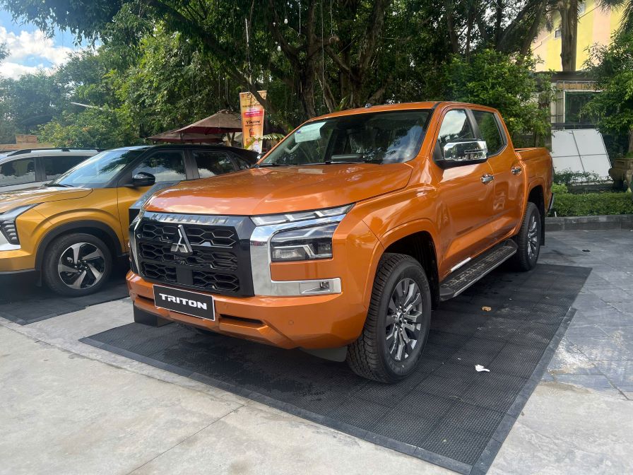 Mitsubishi Triton GLS Premium  - Giá bán tải 1 cầu tự động tại Nghệ An