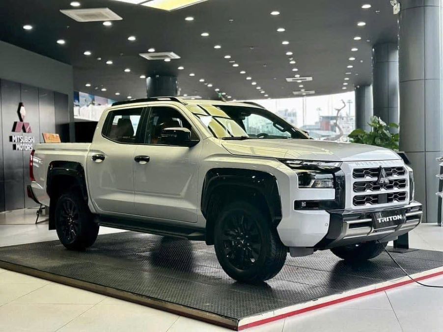 Mitsubishi Triton Athlete - Giá bán tải 2 cầu tại Vinh Nghệ An