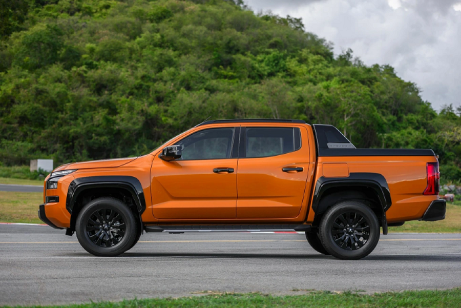Mitsubishi Triton Athlete - Giá bán tải 2 cầu tại Vinh Nghệ An